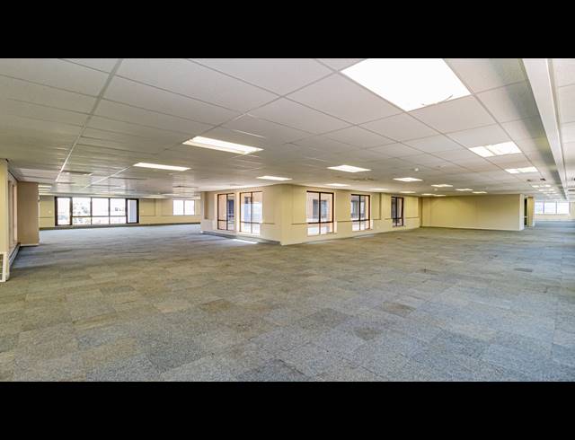 1,575M² OFFICE TO LET IN PARKTOWN